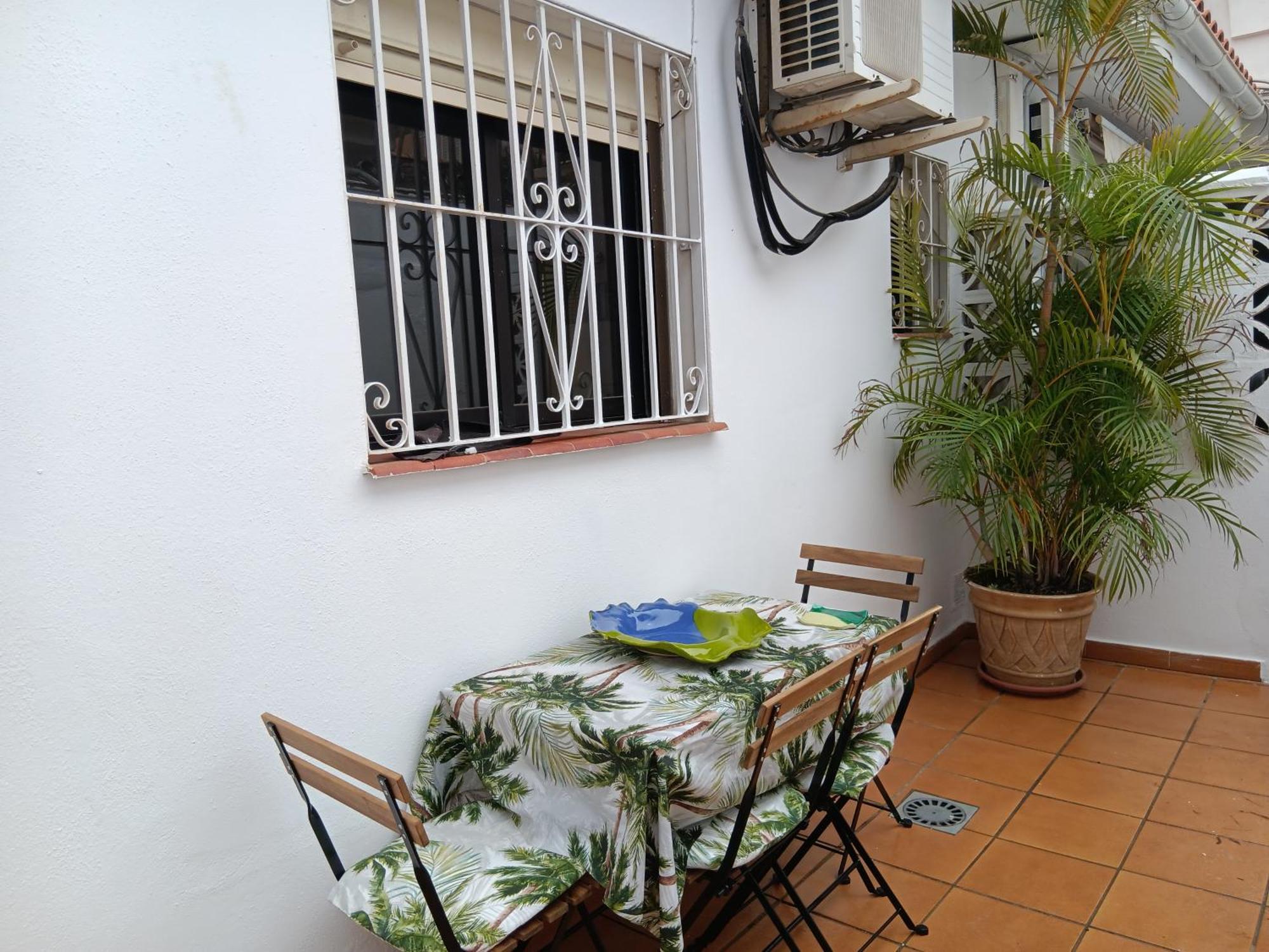 Fantastico Apartamento Con Piscina Comunitaria Junto Al Mar En Malaga Exterior photo
