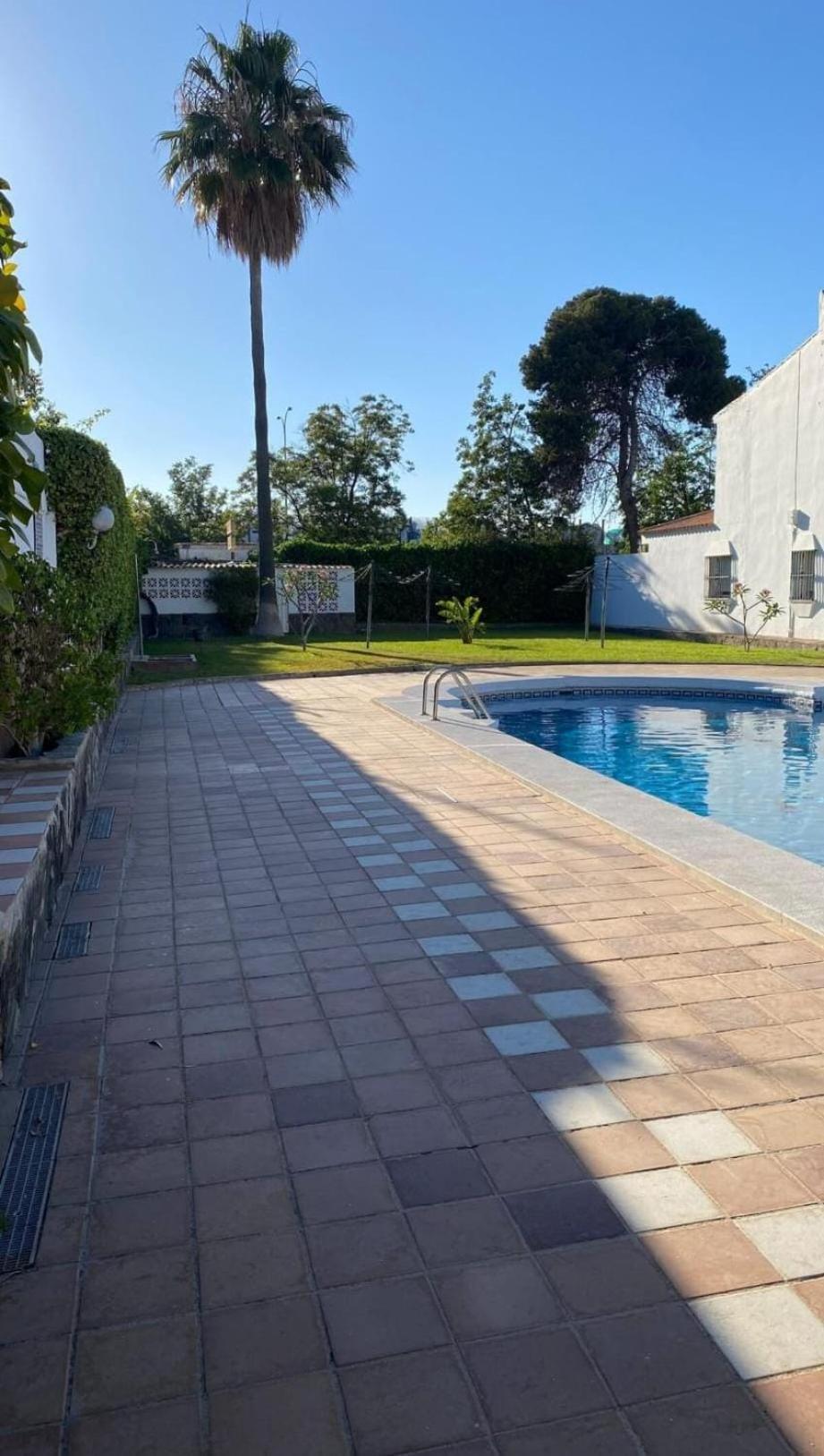 Fantastico Apartamento Con Piscina Comunitaria Junto Al Mar En Malaga Exterior photo