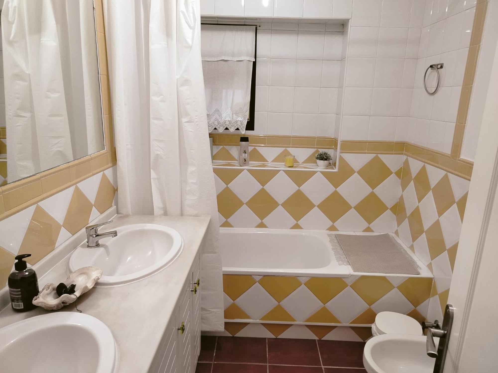 Fantastico Apartamento Con Piscina Comunitaria Junto Al Mar En Malaga Exterior photo